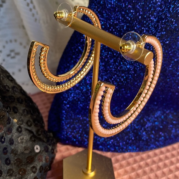 NWT BEACHY MODERN HOOP PINK AND GOLD VALENTINE SPECIAL EARRINGS - Picture 2 of 10